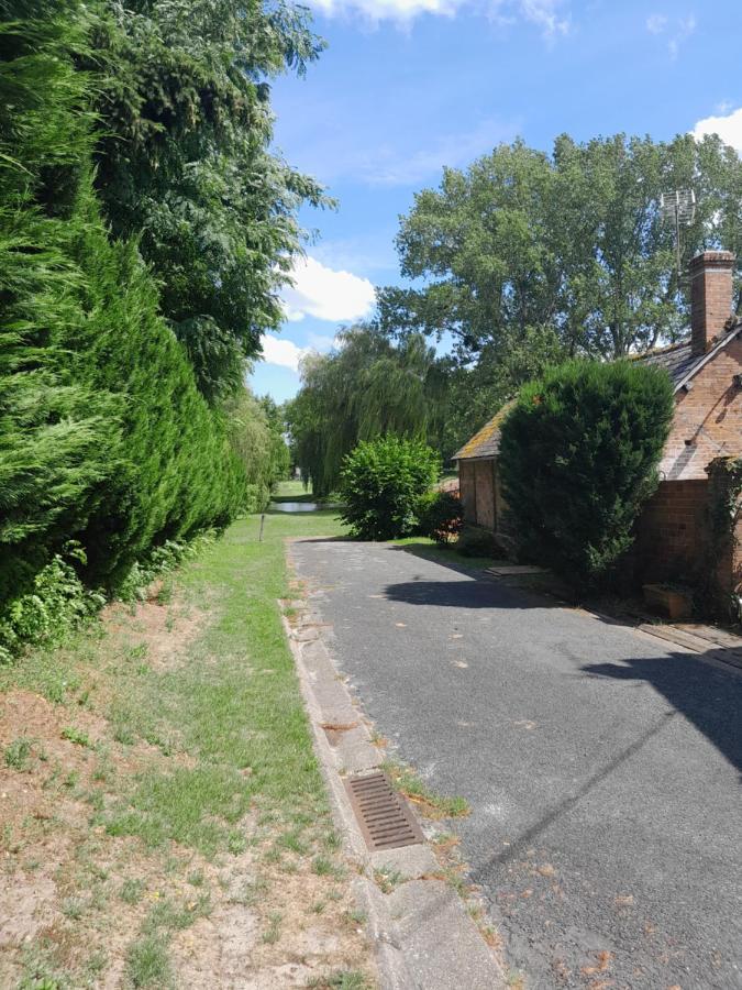 Brinon-sur-SauldreChez Santia别墅 外观 照片